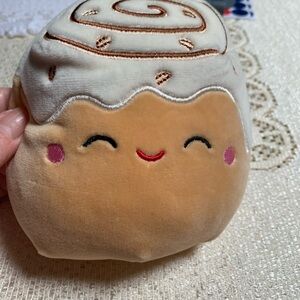 Squishmellow Smiling Cinnamon Roll Stuffed Toy - Tan and Cream